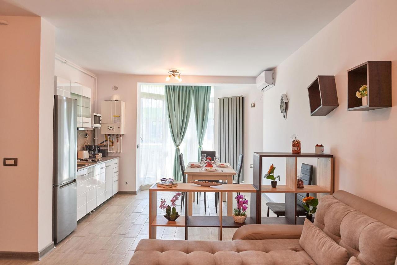 Rubic Apartment Spa N Pool Beach Resort Navodari Bagian luar foto