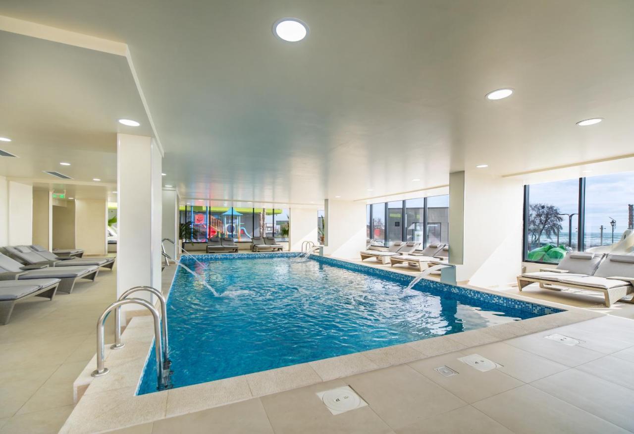 Rubic Apartment Spa N Pool Beach Resort Navodari Bagian luar foto